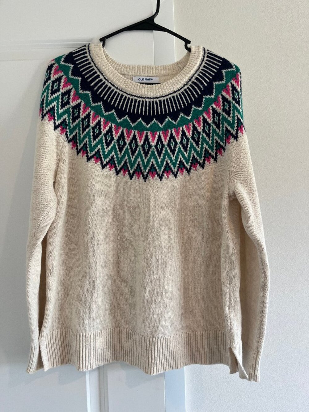 Old Navy Nordic Style Eyelash Cream and Multi-Colored Sweater Size L